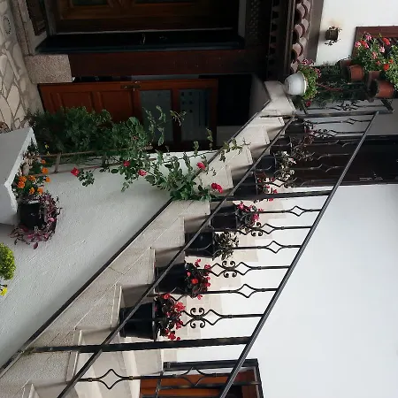 Konukevi Prenociste Zan 4*