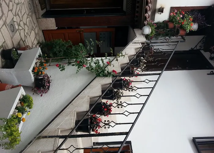 Konukevi Prenociste Zan 4*